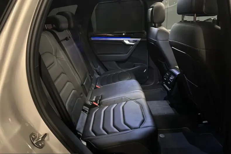 Volkswagen Touareg din 2023 cu 57.000 km - oferta VOL230747 - foto 27