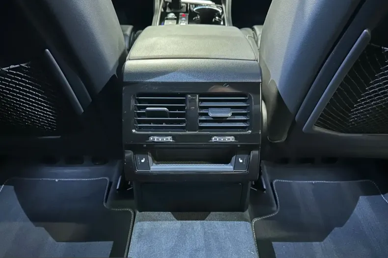 Volkswagen Touareg din 2023 cu 57.000 km - oferta VOL230747 - foto 28