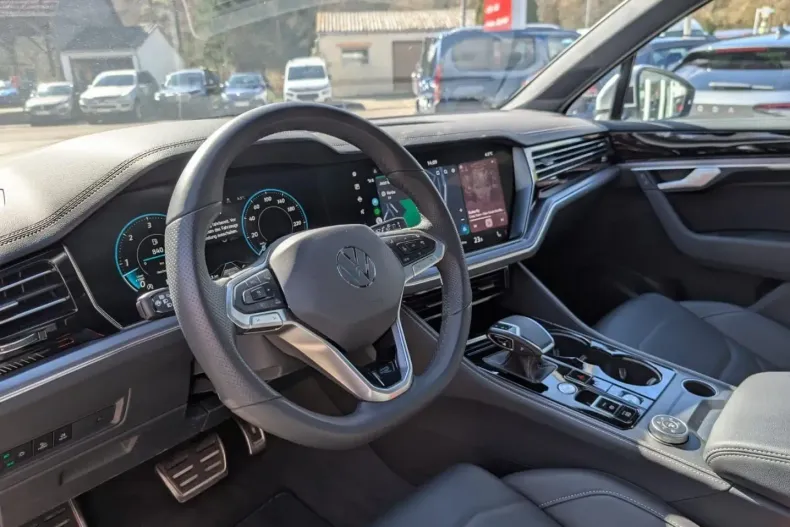 Volkswagen Touareg din 2025 cu 29.950 km - oferta VOL230761 - foto 6