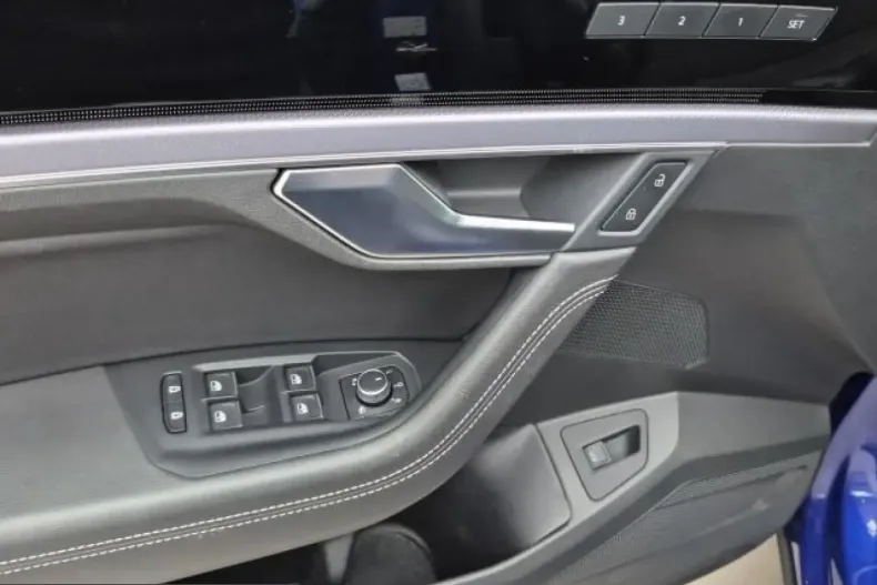 Volkswagen Touareg din 2022 cu 76.175 km - oferta VOL230762 - foto 7
