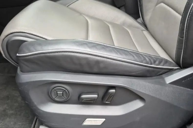 Volkswagen Touareg din 2022 cu 76.175 km - oferta VOL230762 - foto 17
