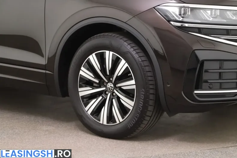 Volkswagen Touareg din 2023 cu 55.900 km - oferta VOL230765 - foto 3