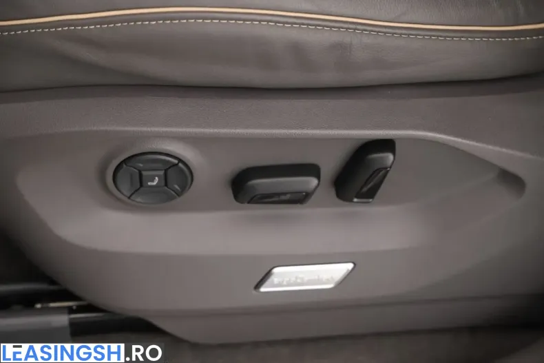 Volkswagen Touareg din 2023 cu 55.900 km - oferta VOL230765 - foto 7