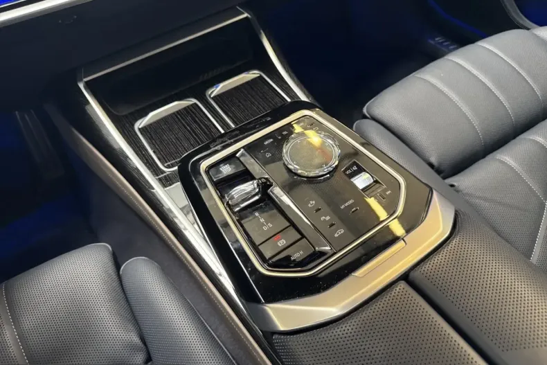 BMW 750 (Seria 7) din 2024 cu 17.500 km - oferta BMW230768 - foto 10