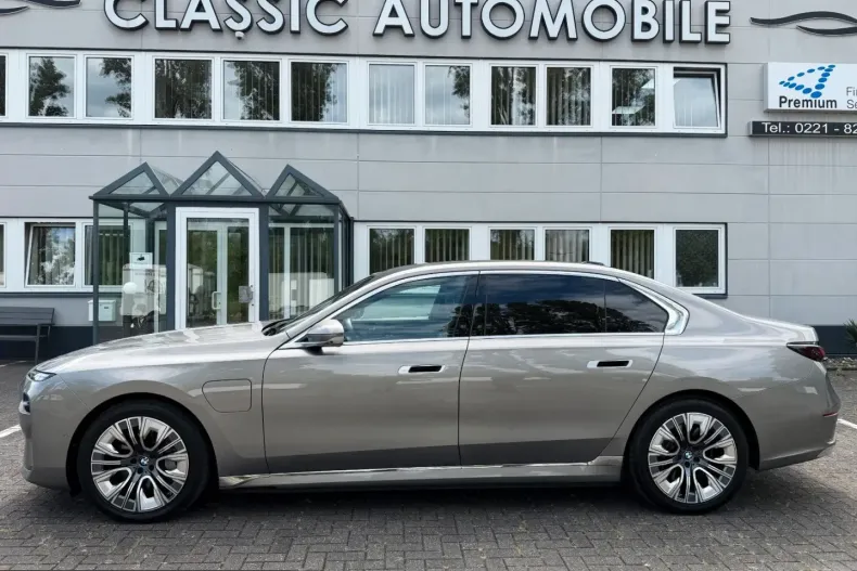 BMW 750 (Seria 7) din 2025 cu 61.713 km - oferta BMW230772 - foto 5