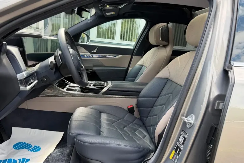 BMW 750 (Seria 7) din 2025 cu 61.713 km - oferta BMW230772 - foto 14