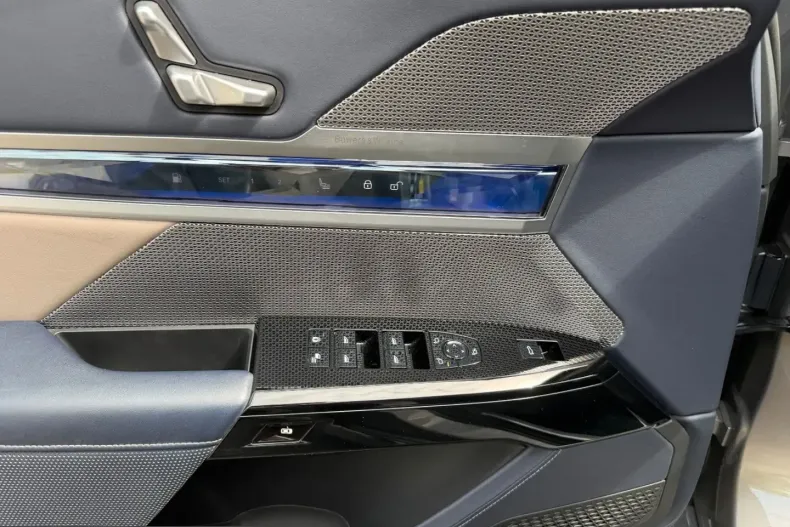 BMW 750 (Seria 7) din 2025 cu 61.713 km - oferta BMW230772 - foto 15