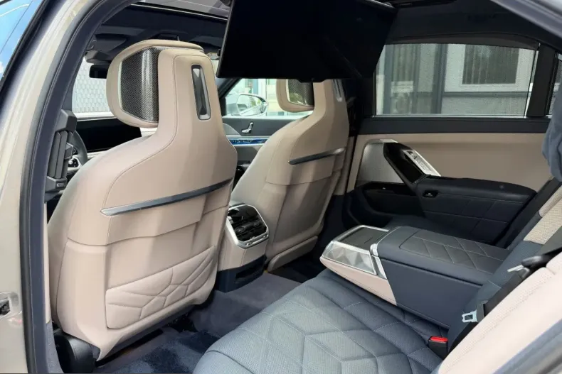 BMW 750 (Seria 7) din 2025 cu 61.713 km - oferta BMW230772 - foto 17