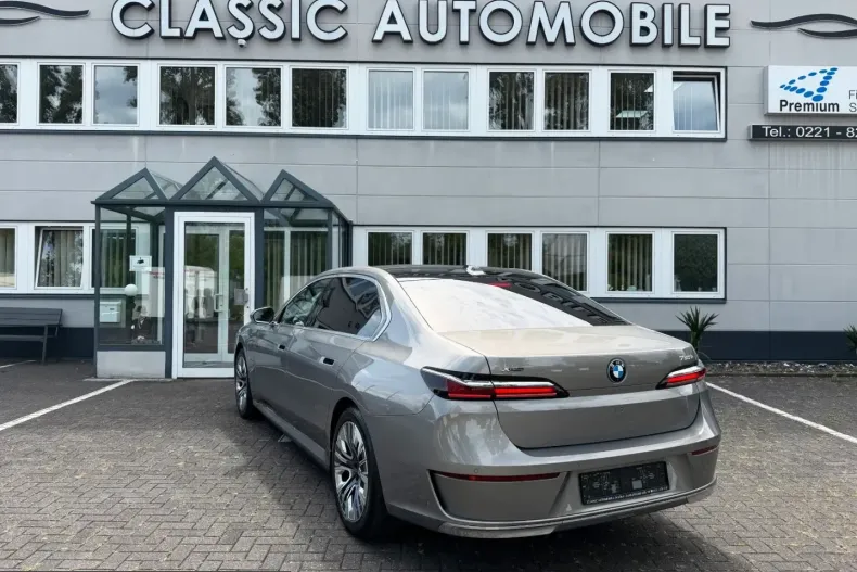BMW 750 (Seria 7) din 2025 cu 61.713 km - oferta BMW230772 - foto 26