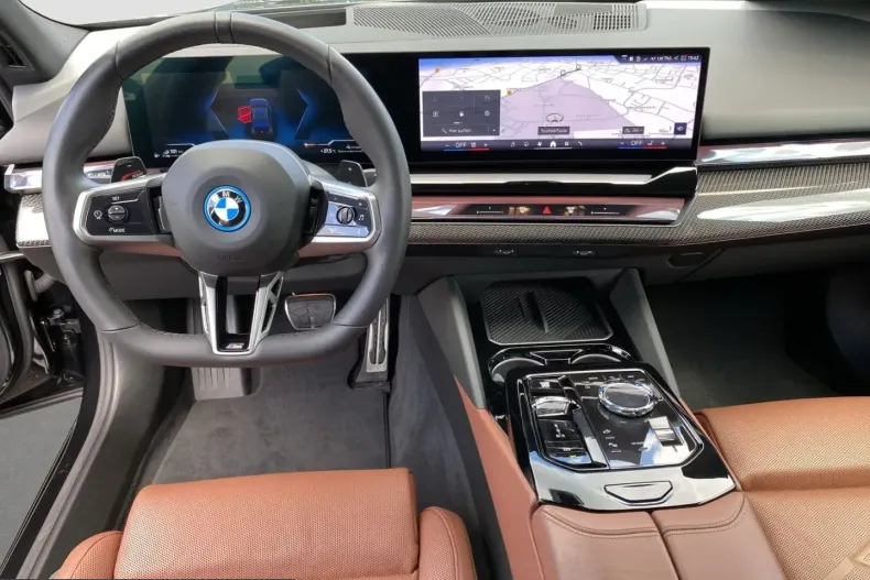 BMW 550 (Seria 5) din 2025 cu 27.024 km - oferta BMW230782 - foto 7
