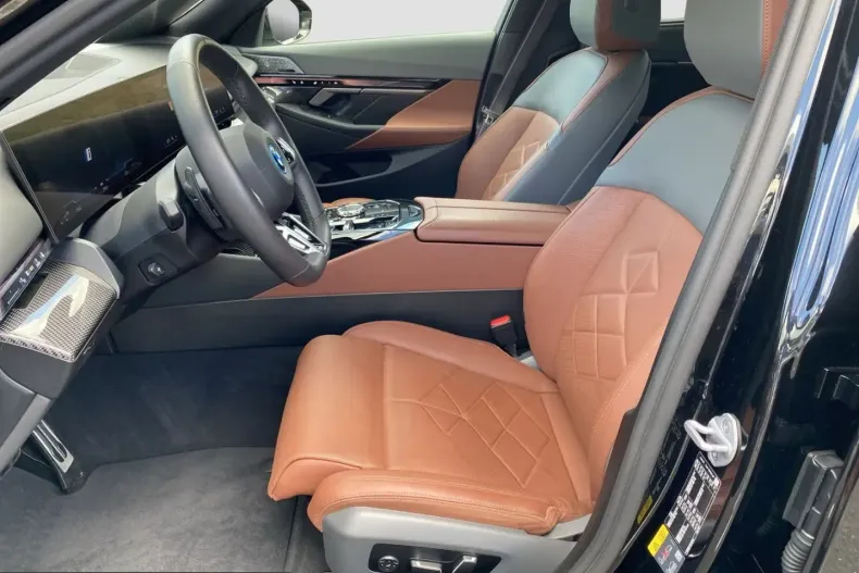 BMW 550 (Seria 5) din 2025 cu 27.024 km - oferta BMW230782 - foto 9