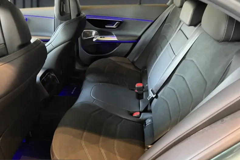 Mercedes-Benz E 300 (Clasa E) din 2025 cu 23.800 km - oferta MER230793 - foto 9