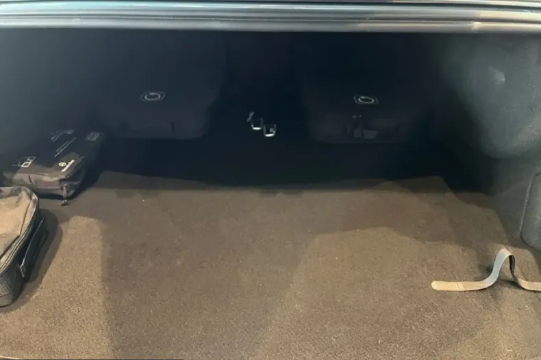 Mercedes-Benz E 300 (Clasa E) din 2025 cu 23.800 km - oferta MER230793 - foto 13