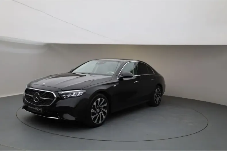 Mercedes-Benz E 300 (Clasa E) din 2025 cu 13.219 km - oferta MER230794 - foto 1