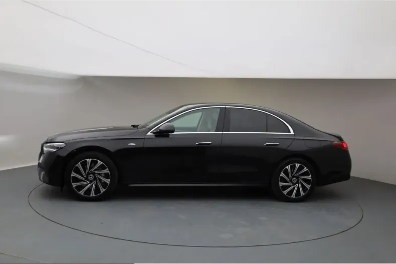 Mercedes-Benz E 300 (Clasa E) din 2025 cu 13.219 km - oferta MER230794 - foto 2