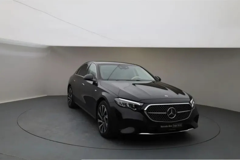 Mercedes-Benz E 300 (Clasa E) din 2025 cu 13.219 km - oferta MER230794 - foto 7