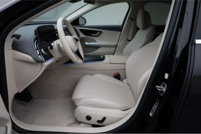 Mercedes-Benz E 300 (Clasa E) din 2025 cu 13.219 km - oferta MER230794 - foto 9