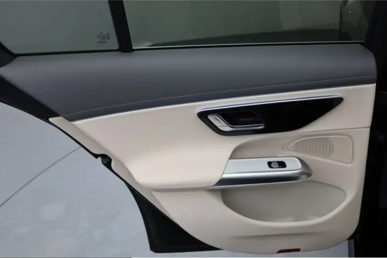 Mercedes-Benz E 300 (Clasa E) din 2025 cu 13.219 km - oferta MER230794 - foto 14