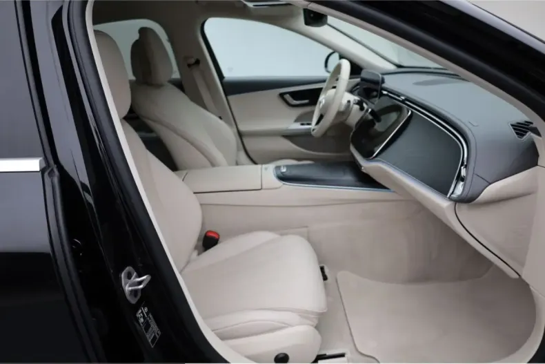 Mercedes-Benz E 300 (Clasa E) din 2025 cu 13.219 km - oferta MER230794 - foto 17
