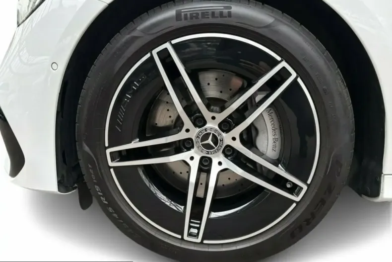 Mercedes-Benz E 220 (Clasa E) din 2025 cu 18.650 km - oferta MER230798 - foto 9