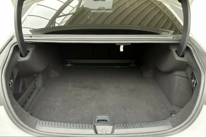 Mercedes-Benz E 220 (Clasa E) din 2025 cu 18.650 km - oferta MER230798 - foto 11