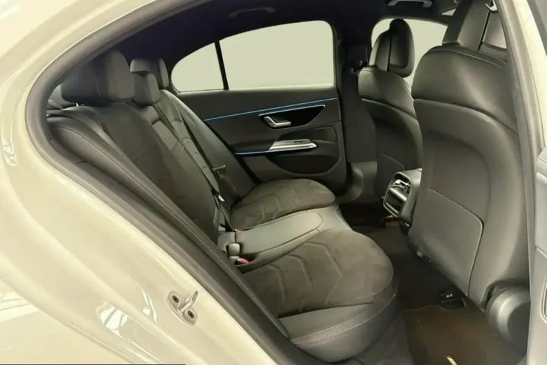 Mercedes-Benz E 220 (Clasa E) din 2025 cu 18.650 km - oferta MER230798 - foto 13