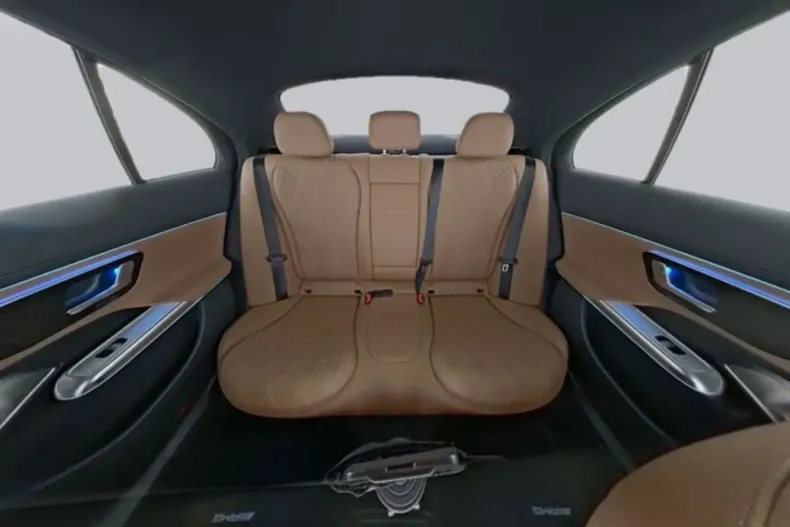 Mercedes-Benz E 220 (Clasa E) din 2025 cu 20.659 km - oferta MER230801 - foto 8