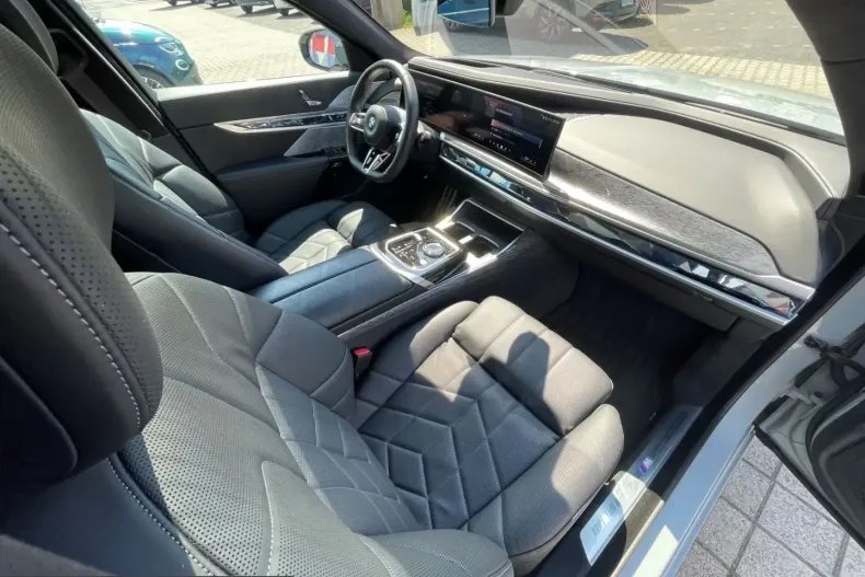 BMW i7 (Seria 7) din 2023 cu 28.920 km - oferta BMW230824 - foto 18