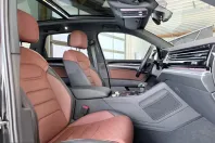 Volkswagen Touareg din 2023 cu 52.907 km - oferta VOL230858 - foto 2