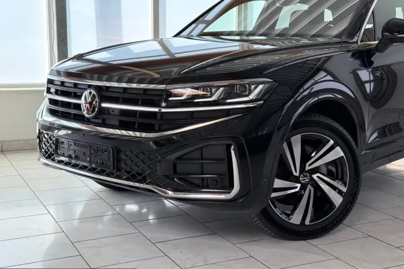 Volkswagen Touareg din 2023 cu 52.907 km - oferta VOL230858 - foto 3