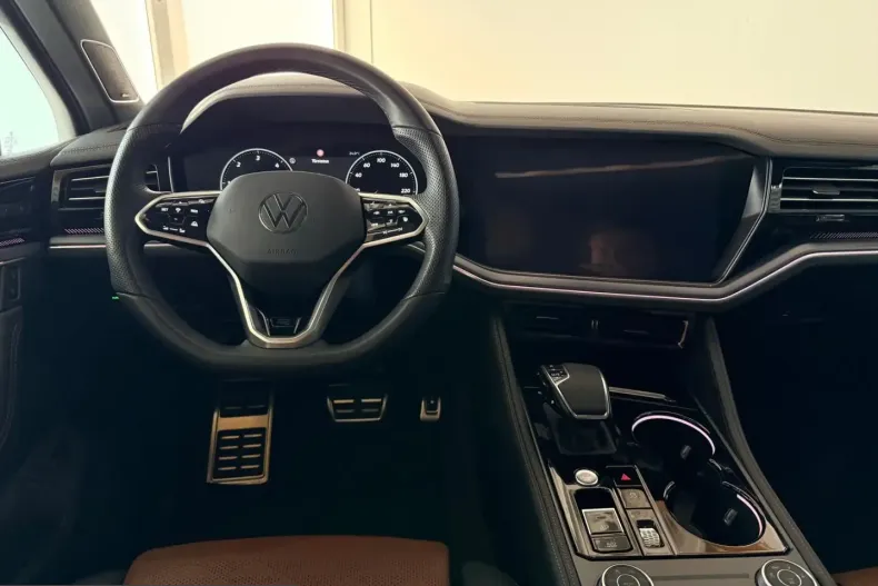 Volkswagen Touareg din 2023 cu 52.907 km - oferta VOL230858 - foto 4