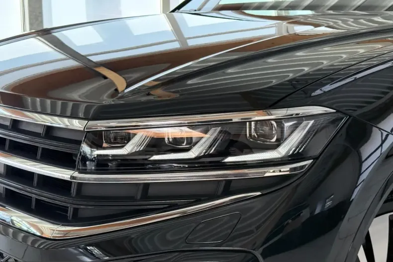 Volkswagen Touareg din 2023 cu 52.907 km - oferta VOL230858 - foto 5