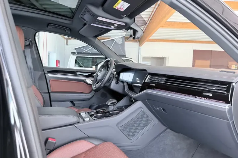 Volkswagen Touareg din 2023 cu 52.907 km - oferta VOL230858 - foto 8