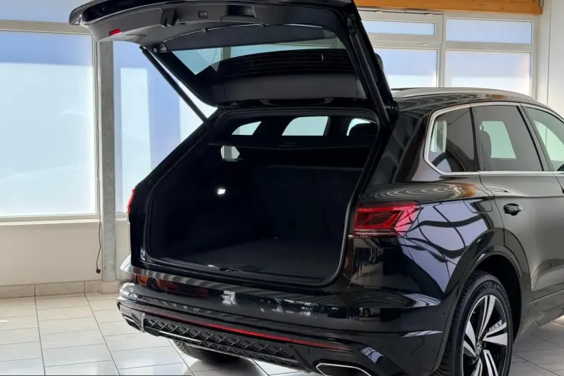 Volkswagen Touareg din 2023 cu 52.907 km - oferta VOL230858 - foto 17
