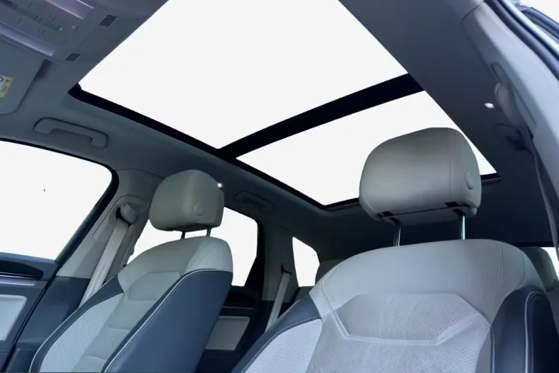 Volkswagen Touareg din 2024 cu 70.000 km - oferta VOL230859 - foto 4