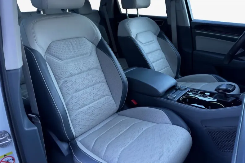 Volkswagen Touareg din 2024 cu 70.000 km - oferta VOL230859 - foto 8