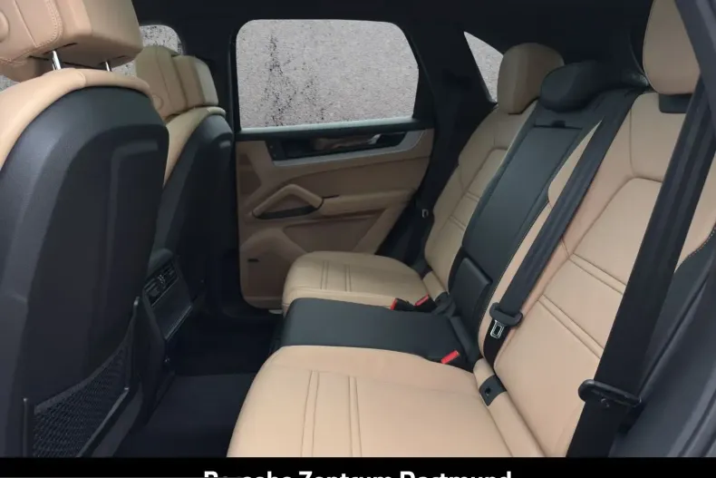 Porsche Cayenne din 2025 cu 3.797 km - oferta POR230865 - foto 24