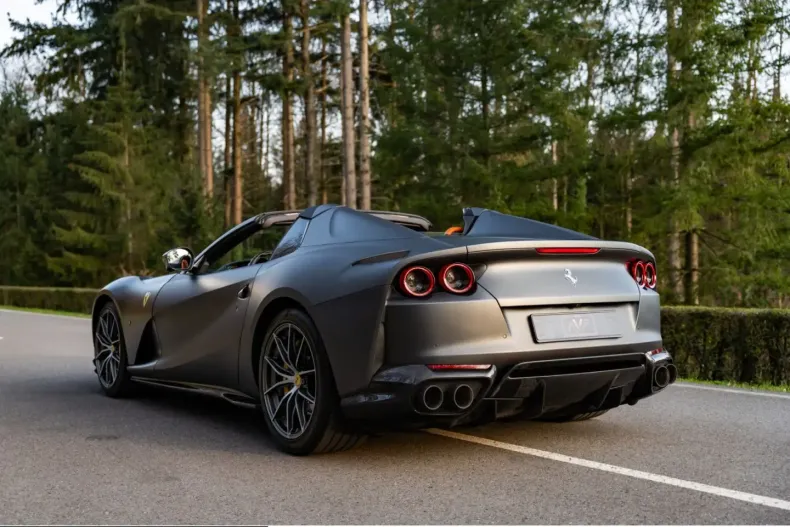 Ferrari 812 din 2022 cu 8.200 km - oferta FER230873 - foto 7