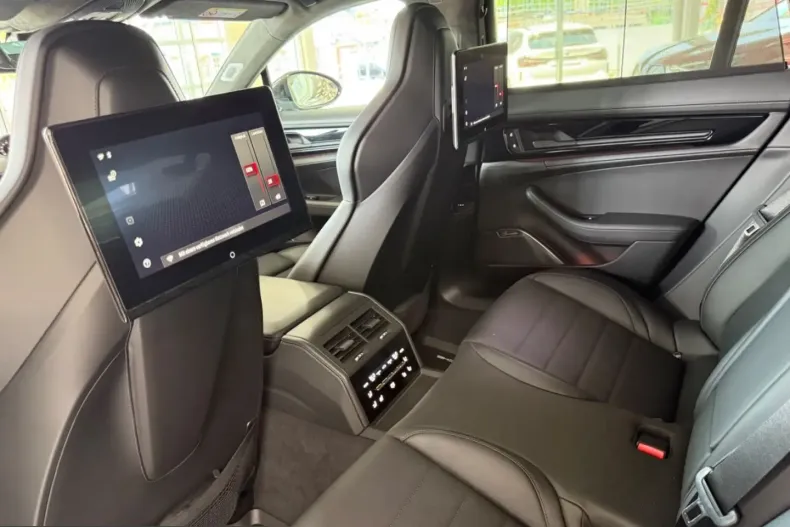 Porsche Panamera din 2025 cu 10.811 km - oferta POR230875 - foto 9