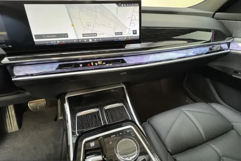 BMW 750 (Seria 7) din 2025 cu 17.700 km - oferta BMW230888 - foto 10