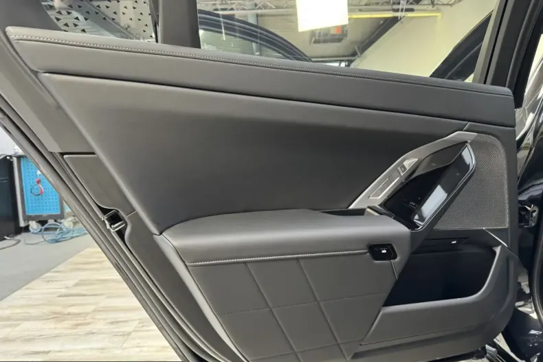 BMW 750 (Seria 7) din 2025 cu 17.700 km - oferta BMW230888 - foto 21