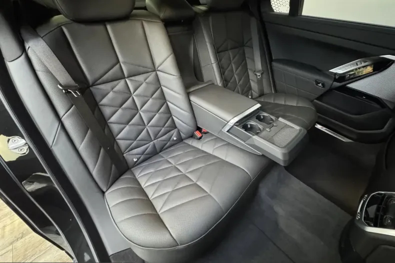 BMW 750 (Seria 7) din 2025 cu 17.700 km - oferta BMW230888 - foto 23