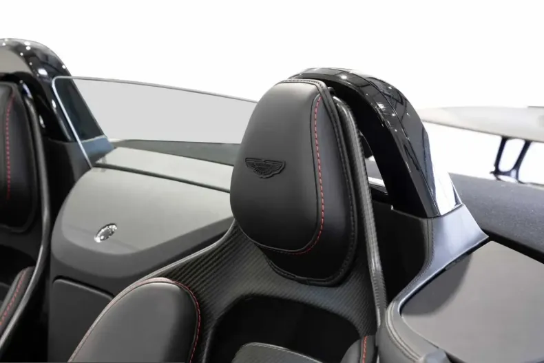 Aston Martin V12 Vantage din 2023 cu 5.100 km - oferta AST230891 - foto 19
