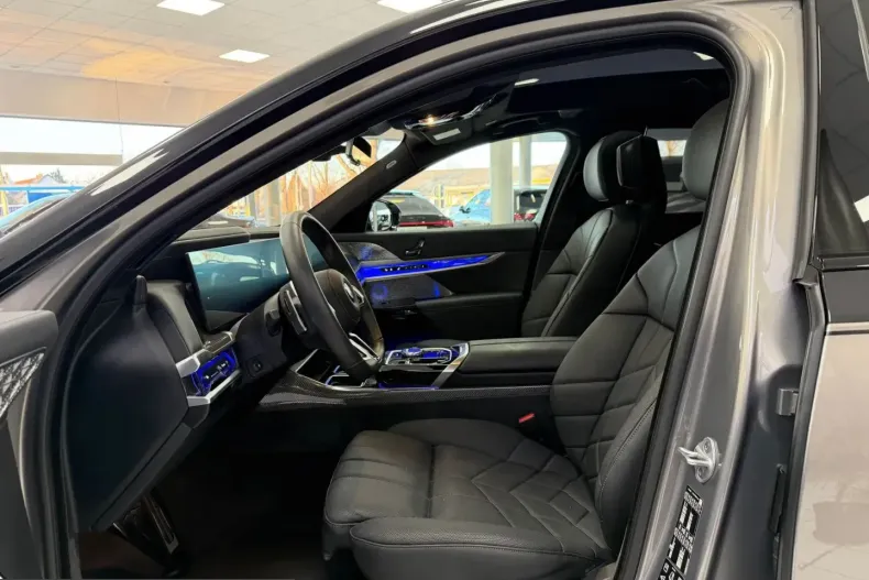 BMW 740 (Seria 7) din 2025 cu 12.235 km - oferta BMW230893 - foto 11