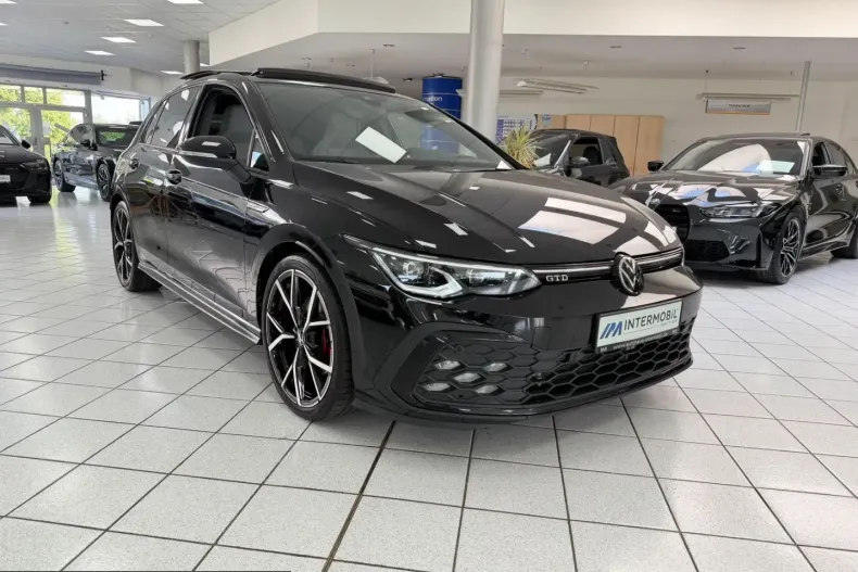 Volkswagen Golf din 2024 cu 49.987 km - oferta VOL230894 - foto 2