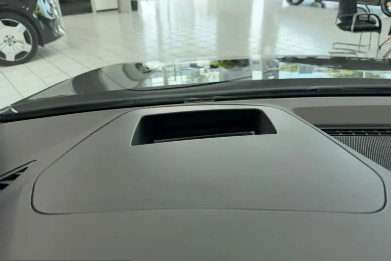 Volkswagen Golf din 2024 cu 49.987 km - oferta VOL230894 - foto 15