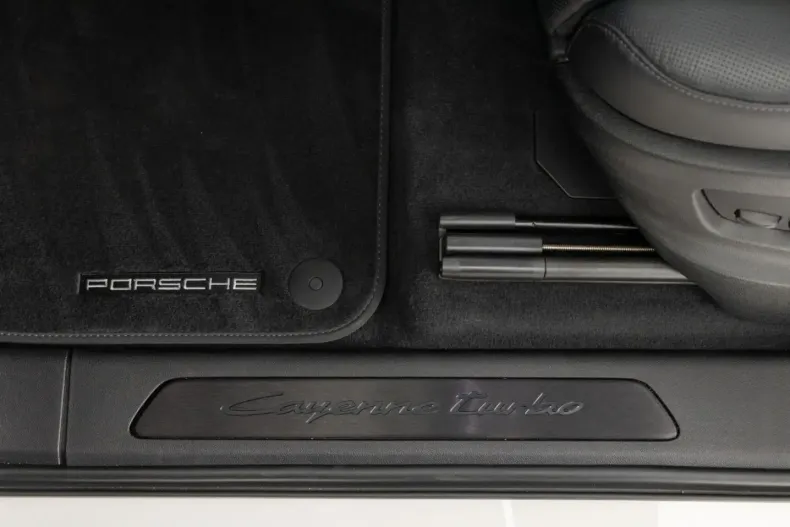 Porsche Cayenne din 2025 cu 15.163 km - oferta POR230906 - foto 32