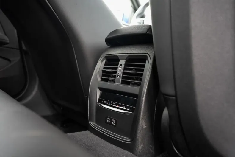 BMW 420d (Seria 4) din 2025 cu 13.490 km - oferta BMW230915 - foto 21