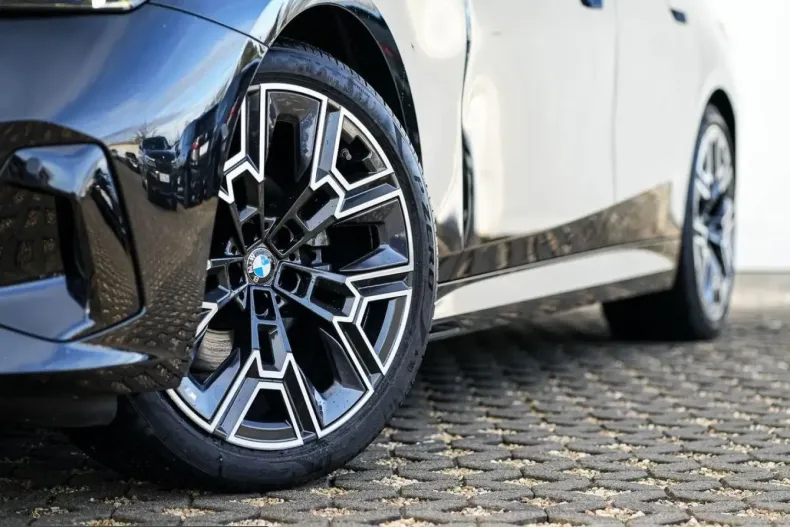 BMW 520 (Seria 5) din 2025 cu 18.490 km - oferta BMW230916 - foto 5