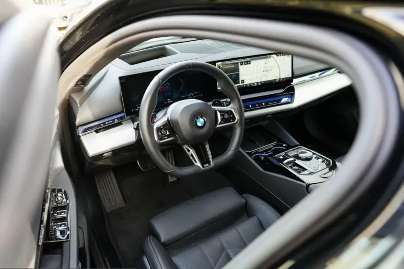 BMW 520 (Seria 5) din 2025 cu 18.490 km - oferta BMW230916 - foto 7